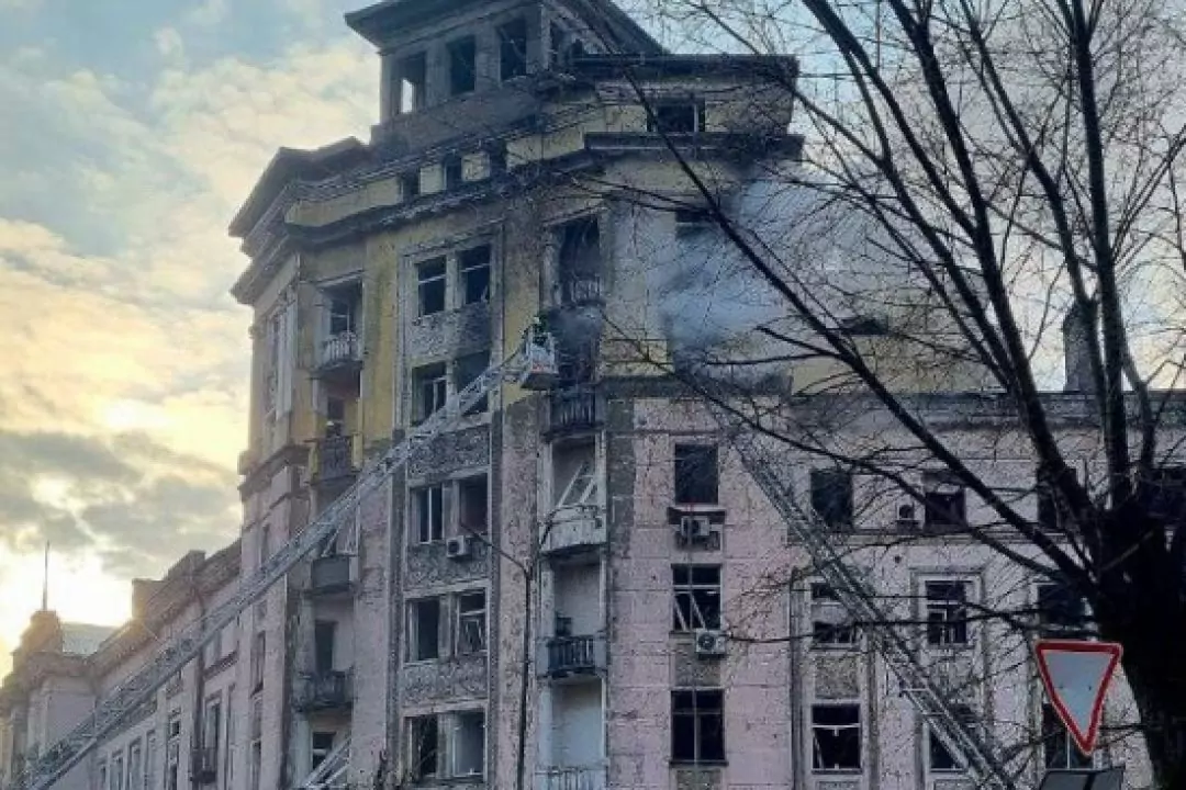 Під час російської атаки постраждала сталінка заводу &ldquo;Укркабель&rdquo; на Татарці