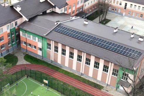 В Ірпені ліцей обладнали сонячною електростанцією: фото