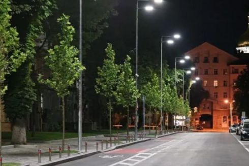 У Києві зменшать яскравість вуличних ліхтарів, щоб економити електрику