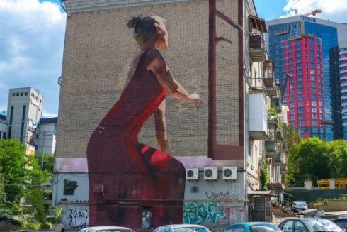 На Соломенке не будут зарисовывать мурал канадского художника рекламой водки