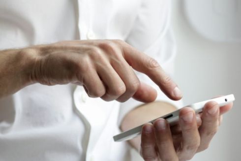 Українcькі айтівці створили застосунок “Світлобот”, який моніторить відключення світла