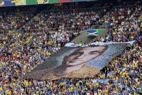 На матчі Україна &mdash; Бельгія розгорнули банер із портретом загиблого воїна Назарія "Грінки" Гринцевича