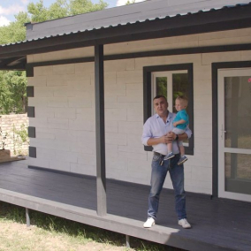 Будинок за тиждень: Переселенець з Луганщини розробив проєкт швидкого будівництва житла