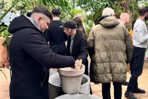 У ботсаду Гришка висадили екопапір із насінням квітів: фото