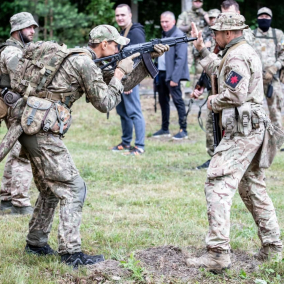 У Києві розпочали військові навчання для цивільних: що входить у підготовку