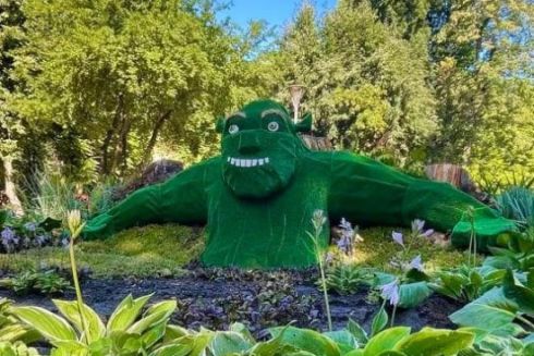 "Київзеленбуд&rdquo; висаджував квіти у січні, щоб замаскувати невиконаний ремонт скверу