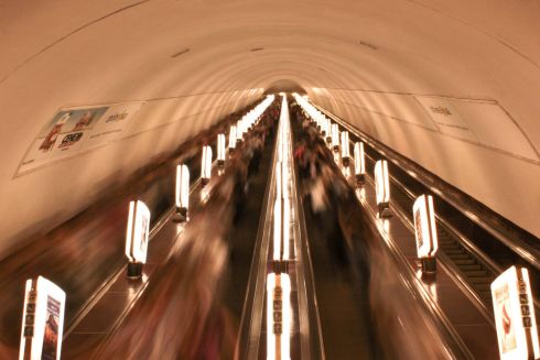 На трех станциях киевского метро заработал Wi-Fi