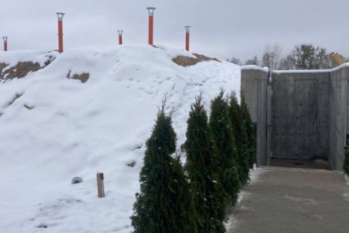 В Киевской области возле гимназии построили модульное укрытие на 100 человек