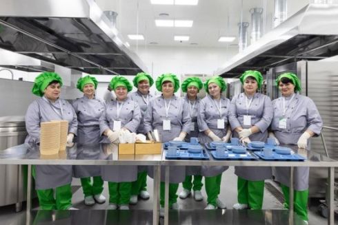 В Буче открыли фабрику-кухню, где будут готовить для школ и садиков трех общин