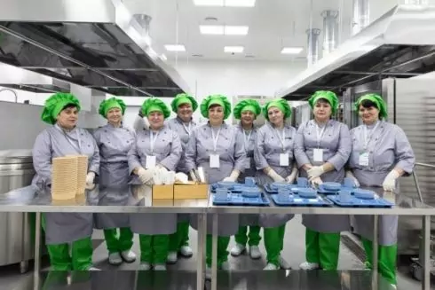 У Бучі відкрили фабрику-кухню, де готуватимуть для шкіл і садочків трьох громад