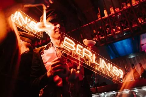 На Подоле открылся винный бар Berlin'89. Это проект белорусских барменов