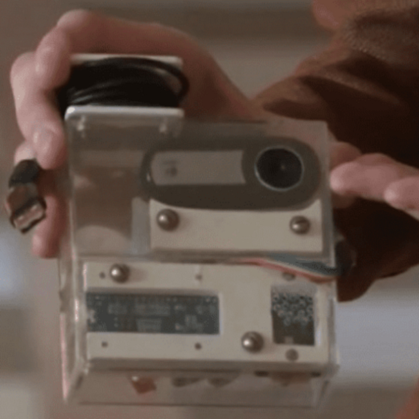 Школяр з Волині розробив систему, яка відстежує переміщення дронів