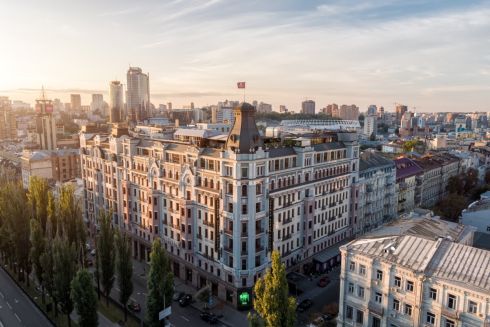 Суд арестовал «Прем’єр Палац», «Славутич» и еще пять отелей группы VS Energy