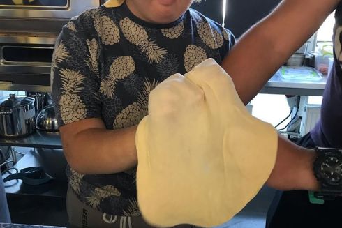 Біля метро «Почайна» відкрилось соціальне кафе-пекарня Sunshine Café, де працюють люди з ментальною інвалідністю