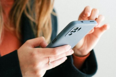 Створили застосунок «Аркуші» із віршами українських поетів