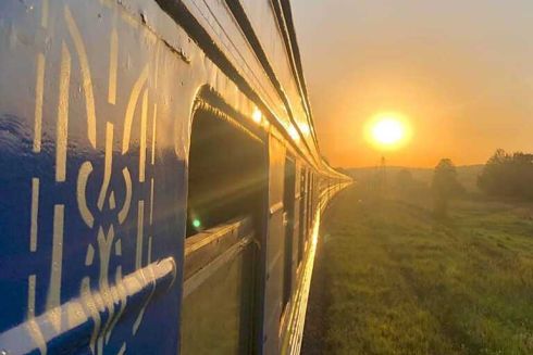 «Укрзализныця» обновляет туалеты в поездах. Появятся дозаторы для мыла и накладки на унитазы