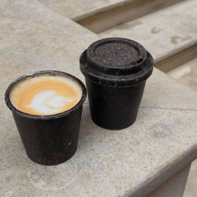 Украинский бренд Reкava создает экологические стаканы и горшки из переработанной кофейной гущи
