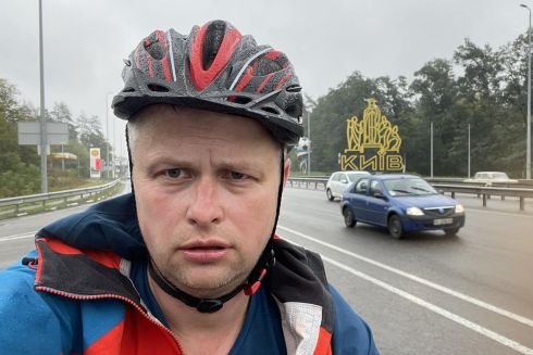 Украинец отправился в благотворительный велотур из Киева в Берлин