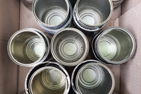 Українці можуть здати бляшанки для потреб ЗСУ. З них зроблять окопні свічки