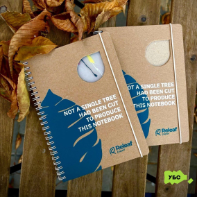 «Україна без сміття» створила екоблокноти з опалого листя та переробленого пластику