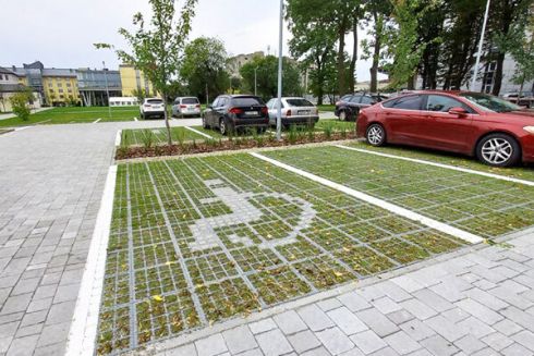 Фото. У Львові облаштували екопарковку