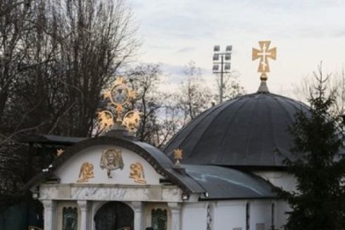 Суд обязал демонтировать «храм-МАФ» УПЦ МП на территории Музея истории Украины