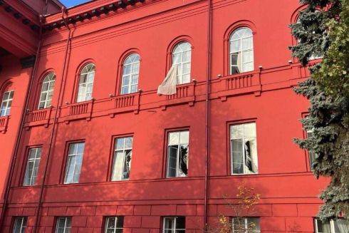В Киеве от обстрелов пострадали здания музеев, филармонии и университета Шевченко