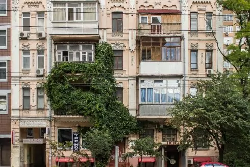 Киевляне призывают власть не сносить поврежденный дроном исторический дом: его можно восстановить