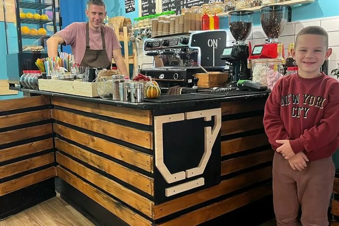 На Солом&rsquo;янці сім&rsquo;я переселенців з Херсону відкрила кав&rsquo;ярню Hotcup coffee Kyiv