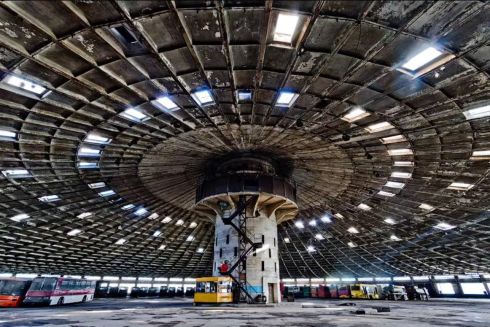 Кияни пропонують включити закинутий автопарк на Бориспільській до переліку об'єктів культурної спадщини