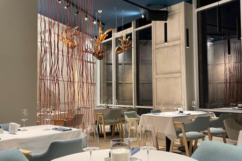 На бульварі Лесі Українки відкрили рибний ресторан Porto Maltese. Це заклад міжнародної мережі