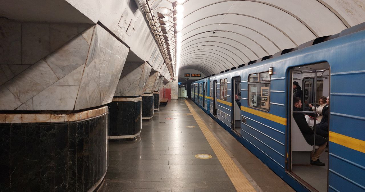 Проблемні ділянки є на п'ятьох станціях синьої гілки та на двох ...