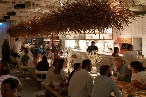 Кокосове сало та банош з каштанами: у Дубаї відкрили перший ресторан української кухні YOY