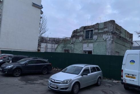 На Туровской снова разбирают дореволюционное здание