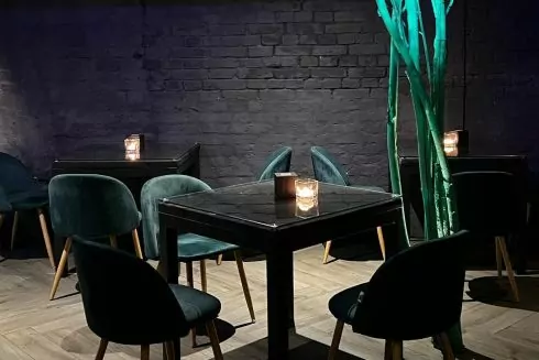 На Подолі харків'яни відкрили бар &laquo;Божевільний&raquo;