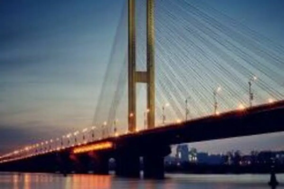 Киевляне призывают открыть Южный мост для пешеходов во время тревог &ndash; петиция