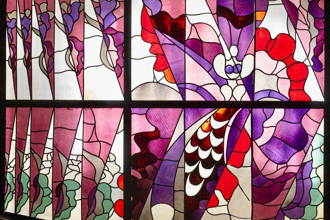 У Києві обстрілами було пошкоджено унікальні вітражі КНУ ім. Тараса Шевченка: фото