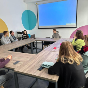 Vcentri Hub запустив безоплатні заняття з розмовної англійської