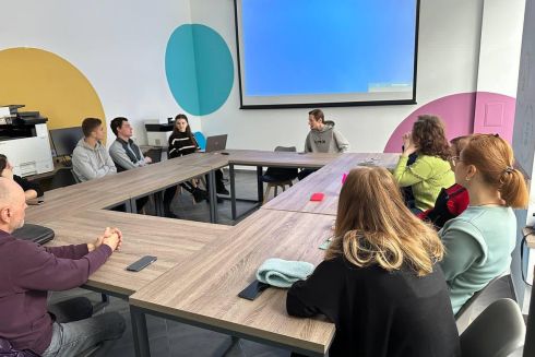 Vcentri Hub запустил бесплатные занятия по разговорному английскому