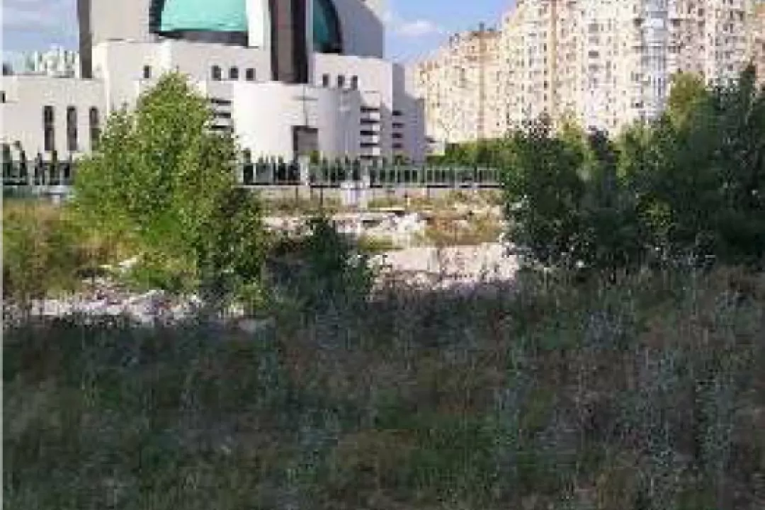 Земли вдоль Никольской Слободки, где должны были обустроить парк, продают в очередной раз под застройку