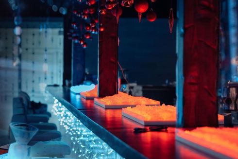 На Подоле открылся бар Red Ice Bar с посудой из льда