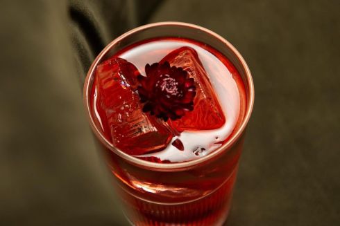 Переселенцы из Харькова открыли бар Behind The Door возле Золотых ворот