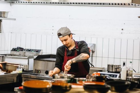 На Осокорках відкрили &laquo;сусідське бістро&raquo; з хот-догами та сніданками