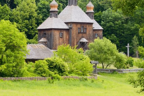 Прокуратура повернула громаді Києва 19 гектарів землі біля музею в Пирогові