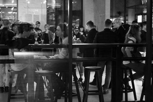 Засновники бару Malevich і Розумної кави відкрили кафе в Довженко-Центрі