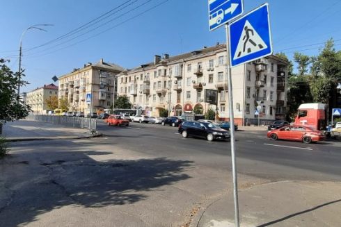 Возле проспекта Лобановского обустроили новый наземный переход