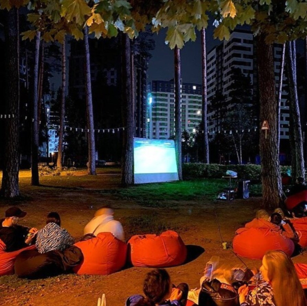 Де дивитись кіно просто неба: 6 літніх кінотеатрів Києва та Київщини