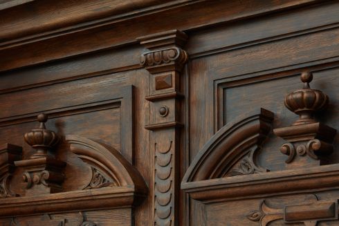 В Одесі відреставрували дубові двері кінця XIX століття: фото