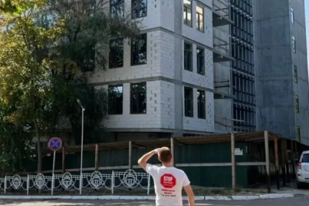 На території МАУП будують висотку замість реконструкції парку
