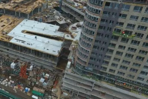 Возле "Довженко-центра" застройщик в ходе незаконного строительства заблокировал вход в укрытие